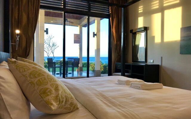 Sunset Seaview Beach Villas & Spa Suites at Nexus Karambunai