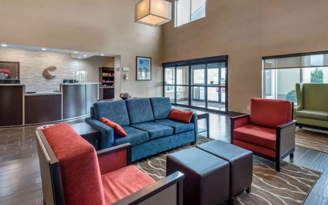 Comfort Suites Auburn near I-69