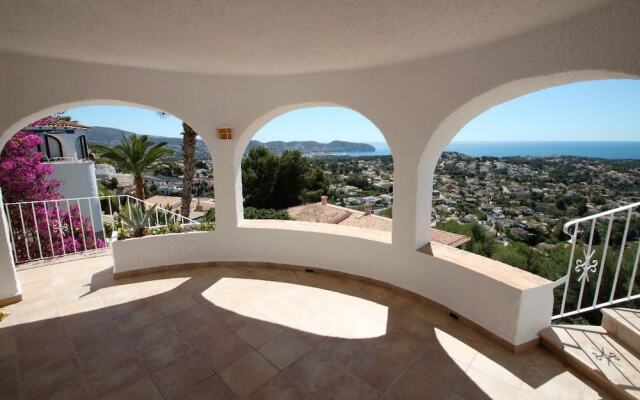 Bellevue - sea view holiday home with private pool in Benissa