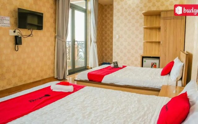 RedDoorz Bich Thu Hotel