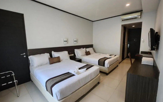 Summer Hills Hotel