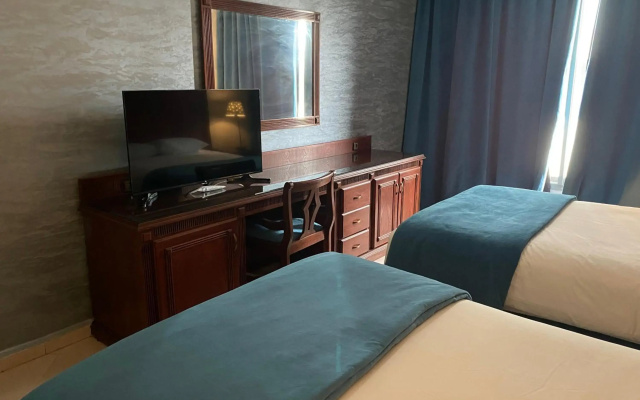 Crown Regency Suites & Residences - Mactan