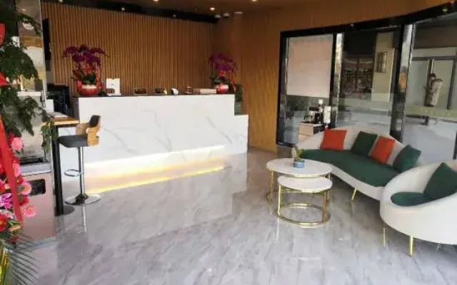 Chenlei Business Travel Hotel (Shanghai Qingpu Wanda Mao Branch)