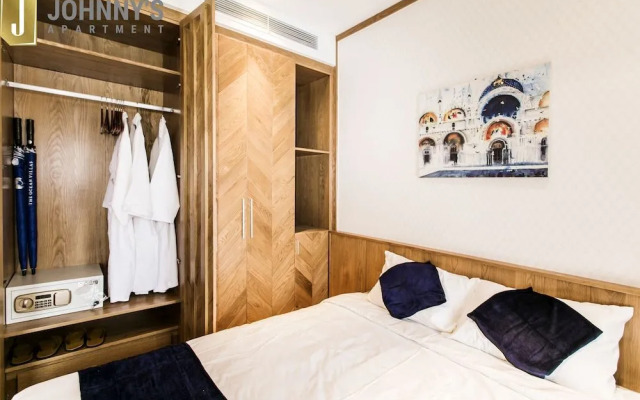 Johnny's Apartment & Ocean Villa