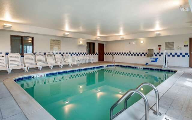 Comfort Inn & Suites Muncie Near University