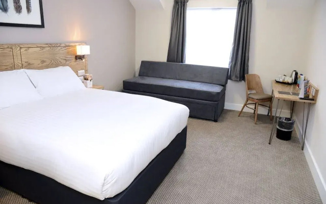 Paisley Pear, Brackley by Marston's Inns