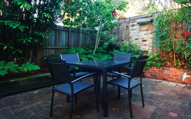 BM21 Balmain 2 Bed Beauty
