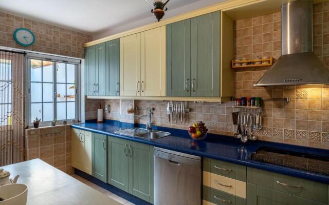 HolidayVilla Marina 2- Beachfront, Wifi , Sea View by Holidayshome