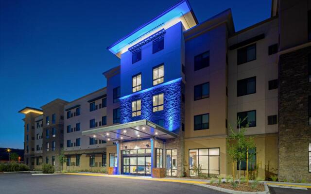 Holiday Inn Express & Suites Valencia - Santa Clarita, an IHG Hotel