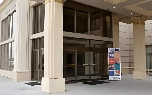 Woodbine Hotel and Suites