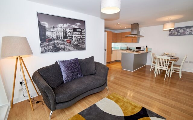 Two Bed - Close to North Station and Hospital