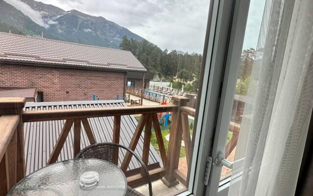 River & House (Ривер Хаус)