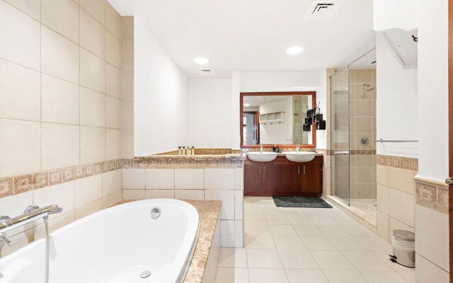 StoneTree - Golden Mile 5 2BR - Beach Access