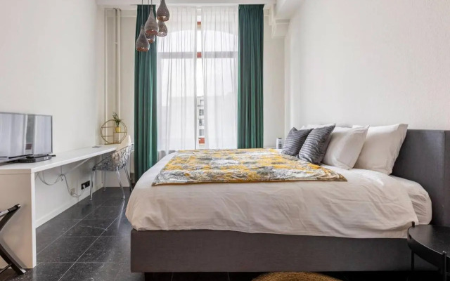 Riverview Studio in Historical Heart of Antwerp