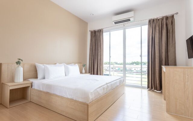 O2 Hotel Lopburi