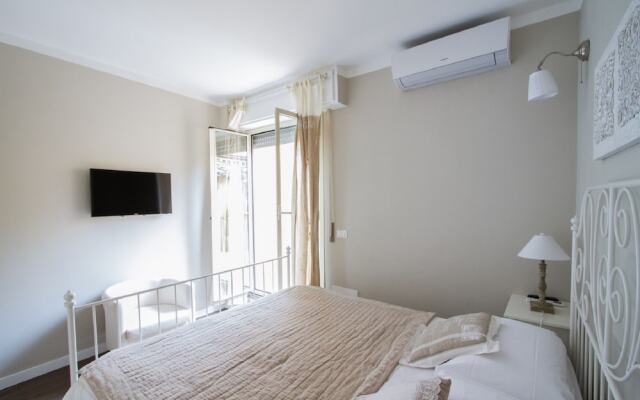 Roof Terrace Coppelle Pantheon