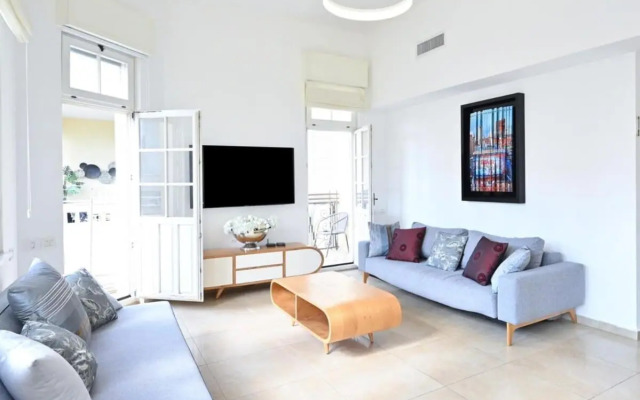 Amazing 2BR near the beach by HolyGuest