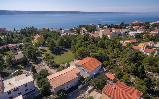 Apartments and Rooms Dragica