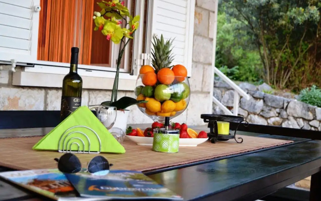 Apartments Lina - Two Bedroom Apartment With Terrace