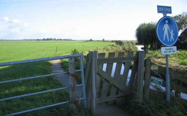 Cozy House with Dishwasher near Small Beach
