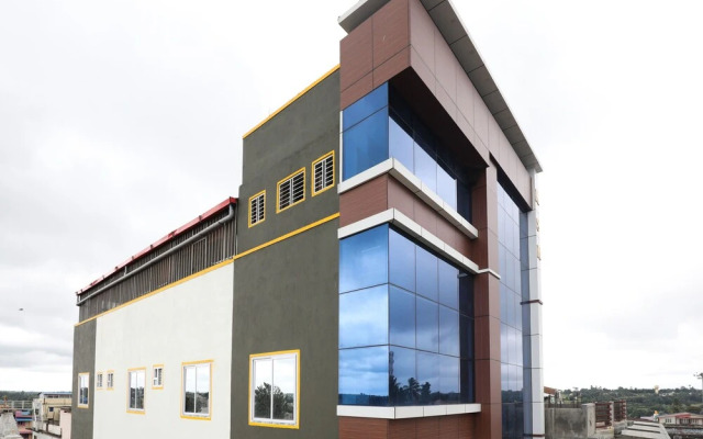 OYO 16537 Guru Comforts