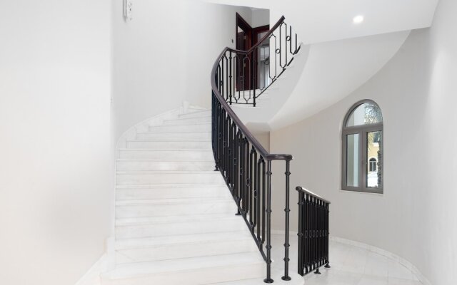 Private Pool Beach Access Villa w Cinematic Vws