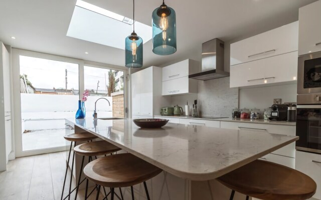 The Jack Butler Yeats Suite by 5STARSTAY