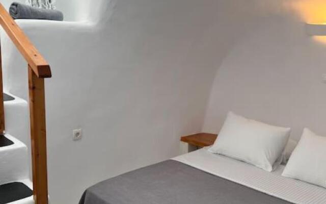 Lioyerma Cave Villa2 with Private Hot Tub