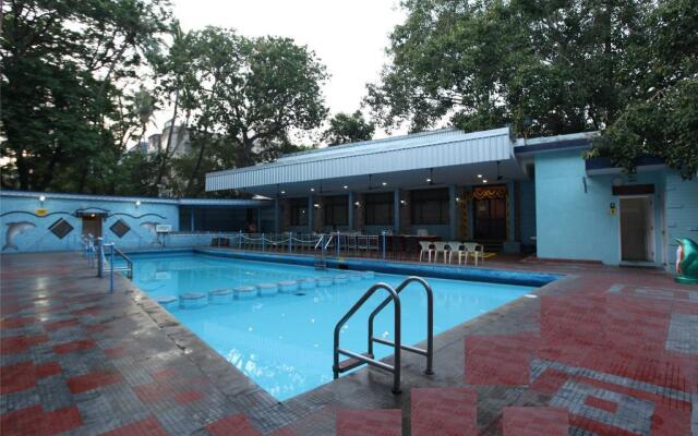 New Woodlands Hotel