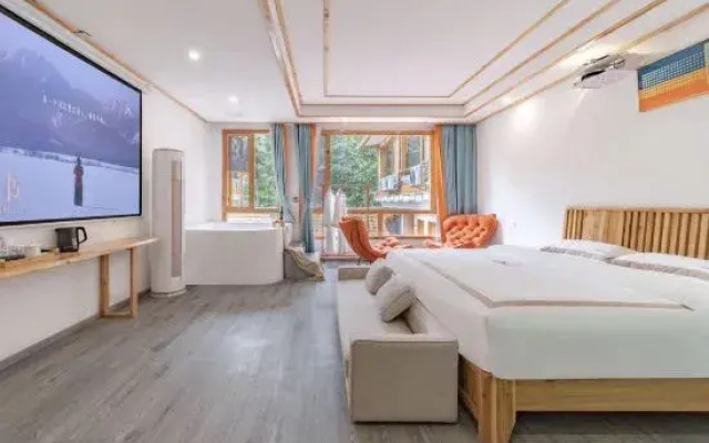 Yunli Shanju Private Tang Homestay
