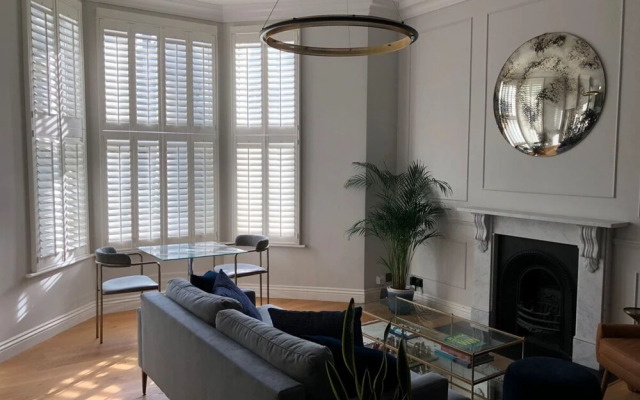Luxury Victorian 2 Bedroom Apartment Near Tube