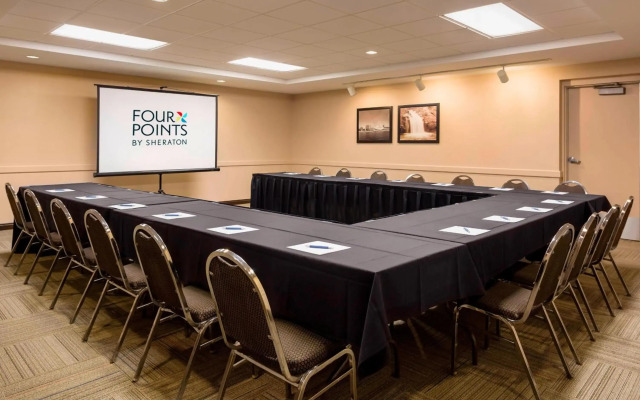 Four Points by Sheraton Milwaukee Airport