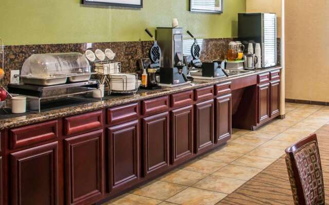 Sleep Inn & Suites at Six Flags