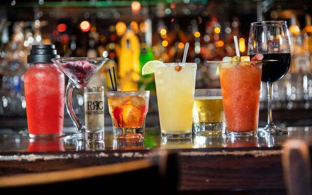 Best Western Plus White Bear Country Inn