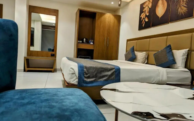Hotel Red Chillee Restro