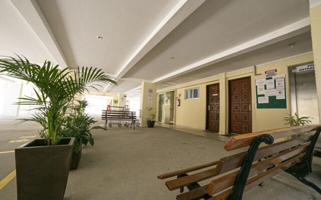 Apto 22E ar condicionado e ventilador, 2 quartos, churrasqueira, elevador e piscina