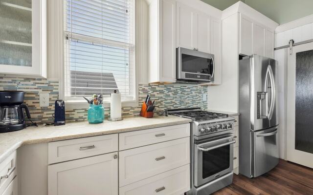 Hemingway Sunrise by Vtrips