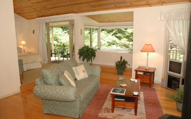 Myers Creek Cascades Luxury Cottages