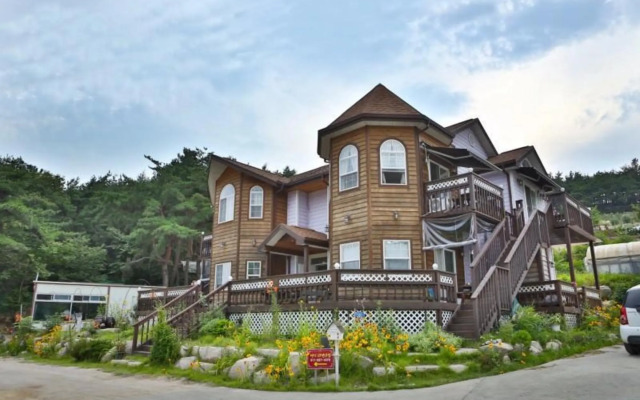 Gyeongju Tenderness Pension