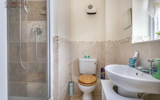 Stunning 2-bed Apartment in Grays