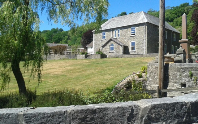 Sannan Court Holiday Apartments