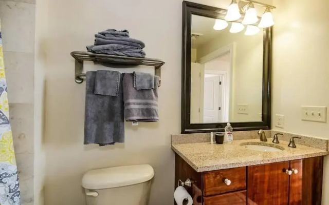 Fantastic 2 bedrooms apt. Harbor