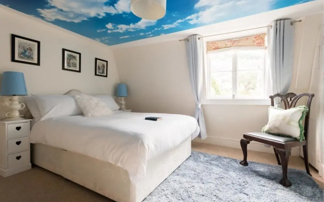 The Wonderland Townhouse - Amazing Alice In Wonderland 8Bdr [Vr]