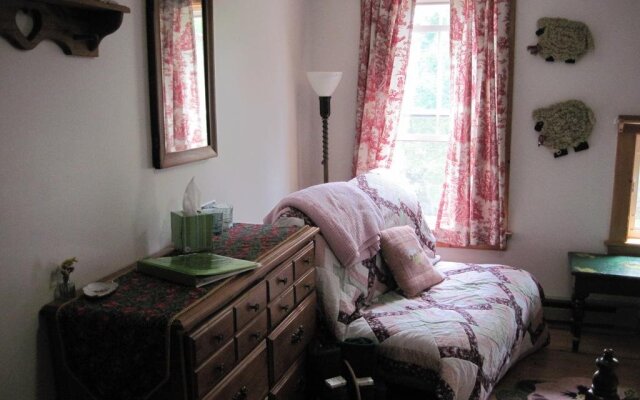 Maple House Bed & Breakfast