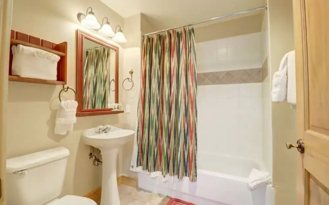 Newly Remodeled, Open Layout, with Incredible Views - CS302 by RedAwning