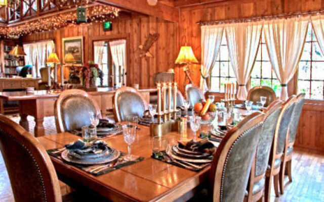 Rocky Mountain Lodge