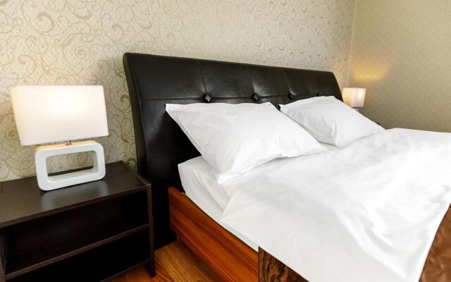 Авион на проспекте Ленина 38