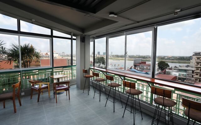 SKY HOTEL Central Phnom Penh - Rooms & Apartments