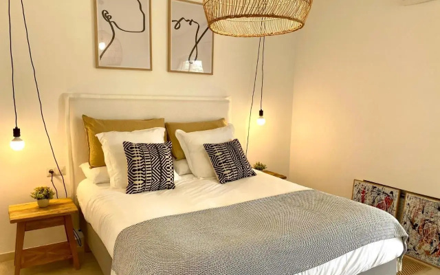 Guadalmina Beach Holidays Suite Apartment,
