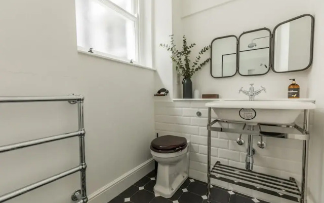Eson2 - Charming 3 Bedroom Flat in Chelsea